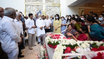 AP Minister Goutham Reddy Condolences Photos - 3 of 16
