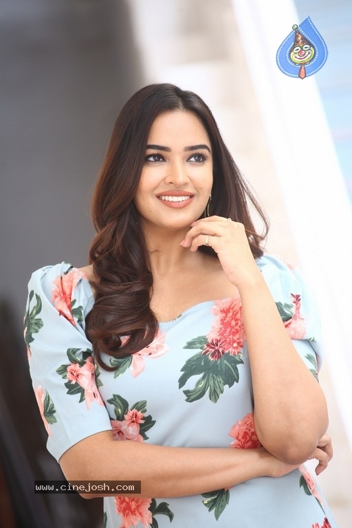 Pujita Ponnada Photos - 9 / 21 photos