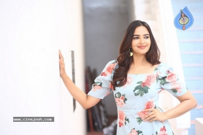 Pujita Ponnada Photos - 17 of 21