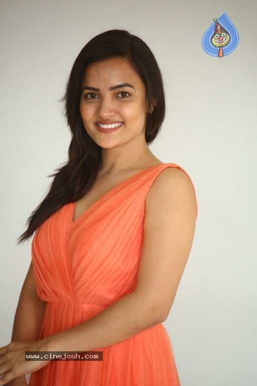 Siri Hanmanth - 1 / 12 photos