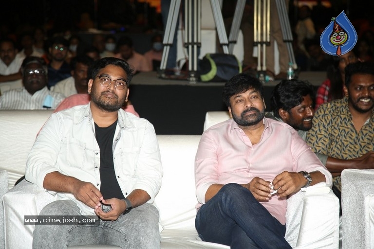 Mission Impossible Pre Release Event - 32 / 33 photos