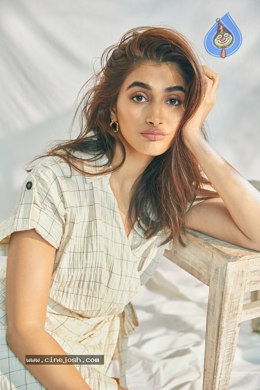 Pooja Hegde Photo Shoot Photos - 14 / 38 photos