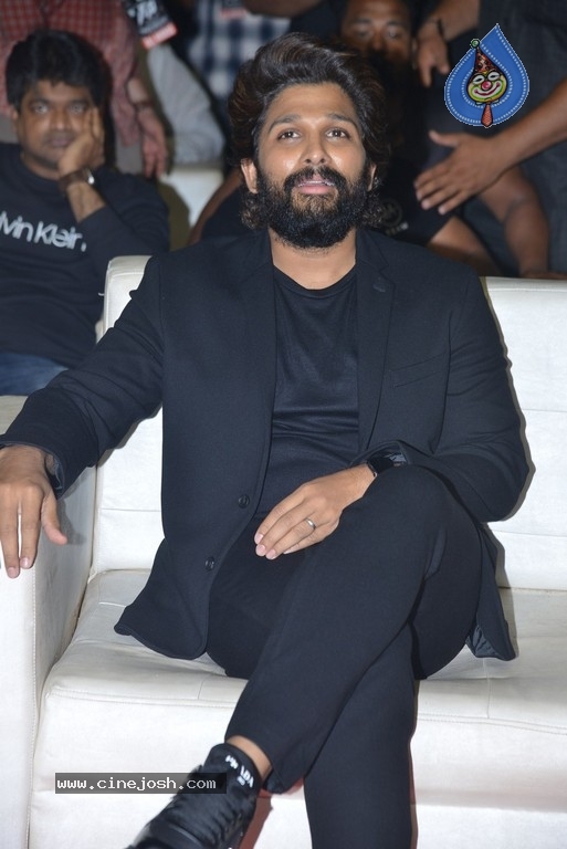 Ghani Pre Release Event 01 - 52 / 53 photos