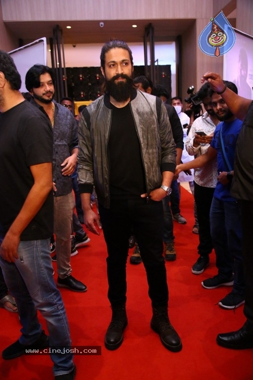 KGF 2 Telugu Press Meet - 8 / 42 photos