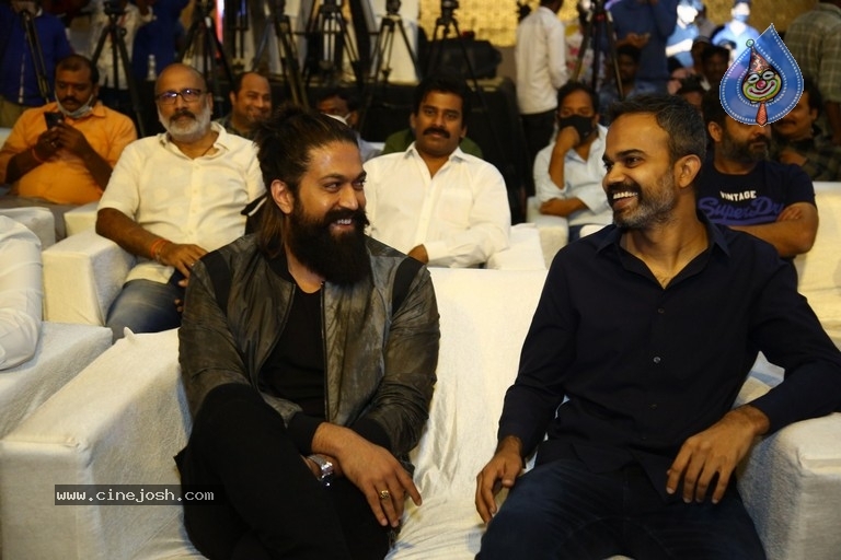 KGF 2 Telugu Press Meet - 19 / 42 photos