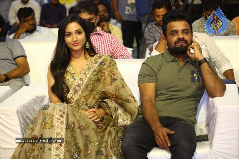 KGF 2 Telugu Press Meet - 25 / 42 photos