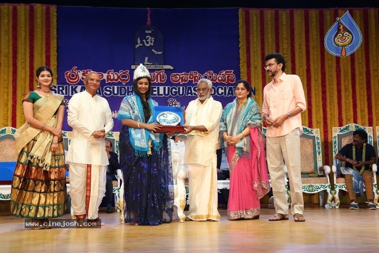 Sri Kala Sudha Telugu Movie Awards 2021 - 33 / 38 photos