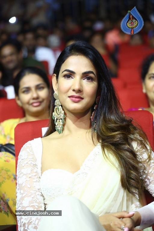 F3 Movie Pre Release Event - 45 / 80 photos