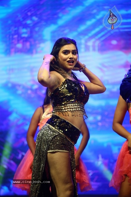 F3 Movie Pre Release Event - 69 / 80 photos