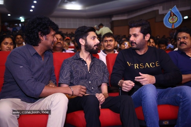 Vikram Pre Release Event - 22 / 39 photos