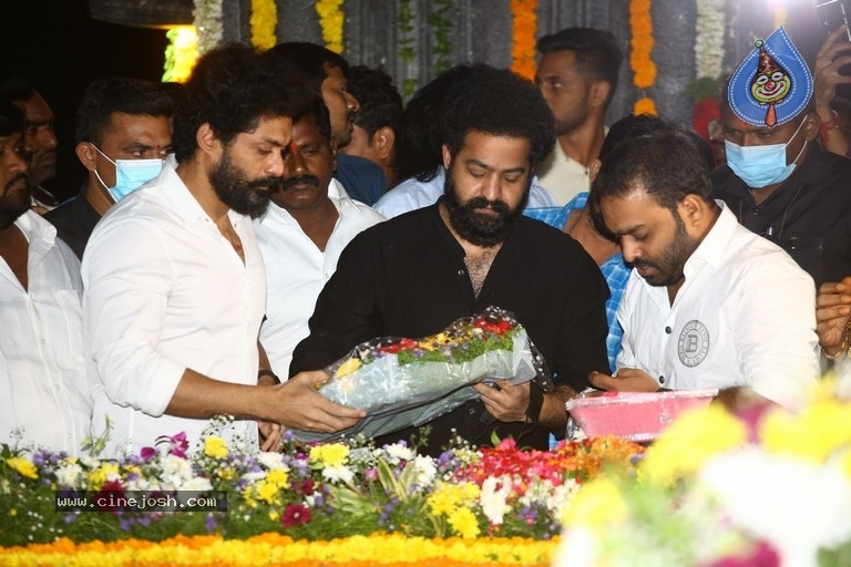 Jr NTR and Kalyan Ram At NTR Ghat - 30 / 34 photos