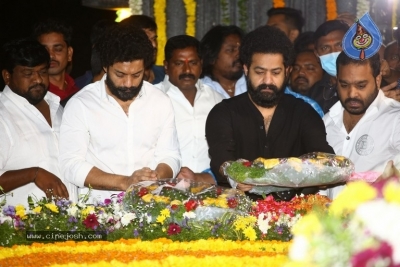 Jr NTR and Kalyan Ram At NTR Ghat - 34 of 34