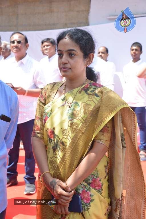 Mahanatudu-Prajanayakudu NTR book launch - 35 / 63 photos