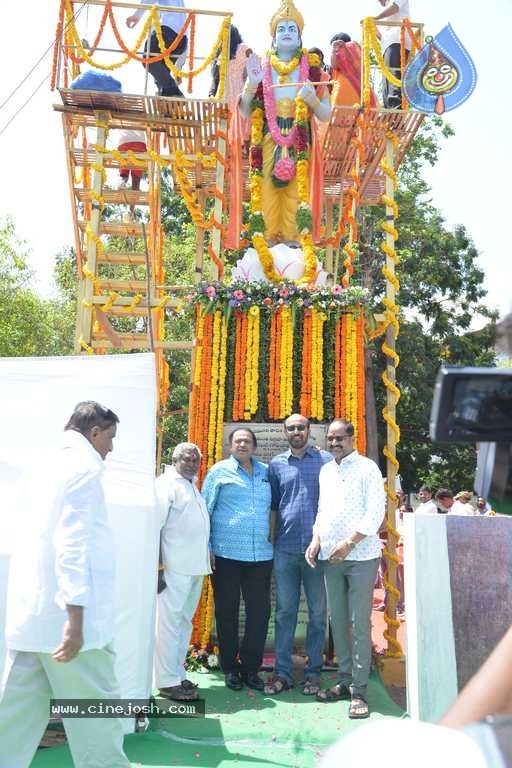 Mahanatudu-Prajanayakudu NTR book launch - 38 / 63 photos