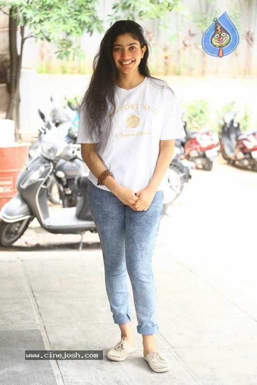 Sai Pallavi Interview Photos - 14 / 21 photos