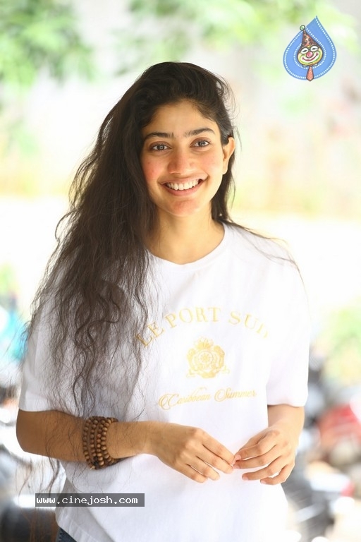 Sai Pallavi Interview Photos - 15 / 21 photos