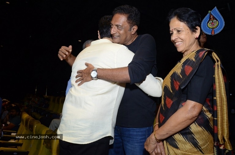 Major Movie Celebrity Show - 4 / 42 photos