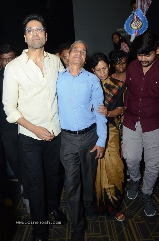 Major Movie Celebrity Show - 9 / 42 photos