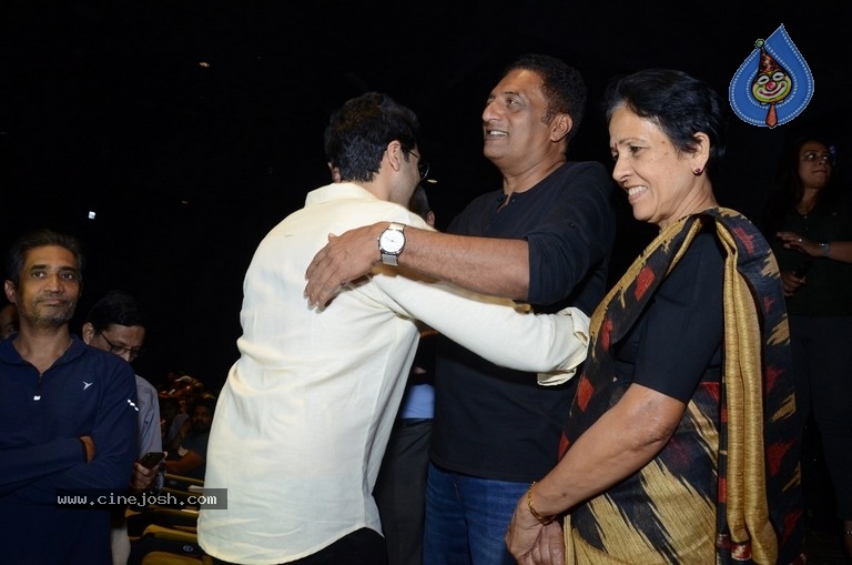 Major Movie Celebrity Show - 10 / 42 photos