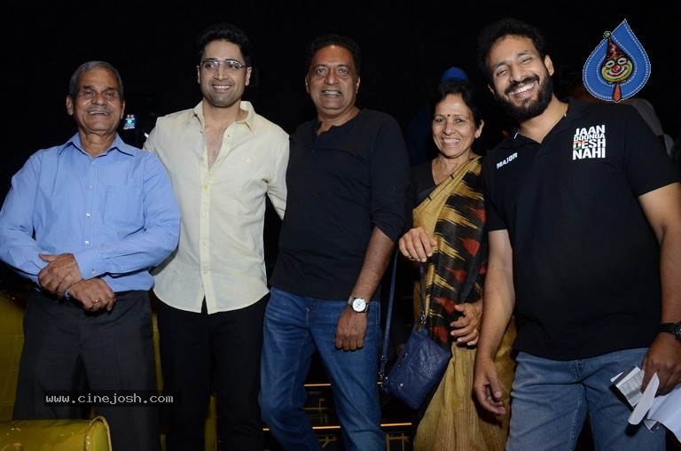 Major Movie Celebrity Show - 11 / 42 photos