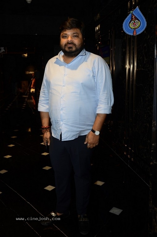 Major Movie Celebrity Show - 13 / 42 photos