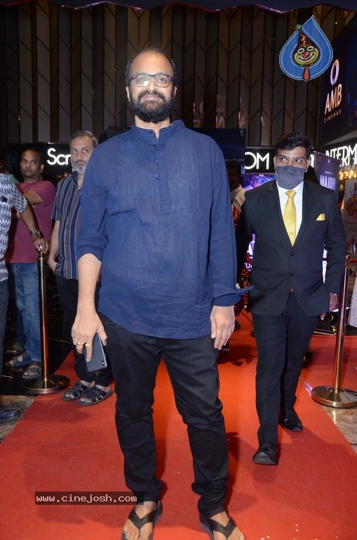 Major Movie Celebrity Show - 16 / 42 photos