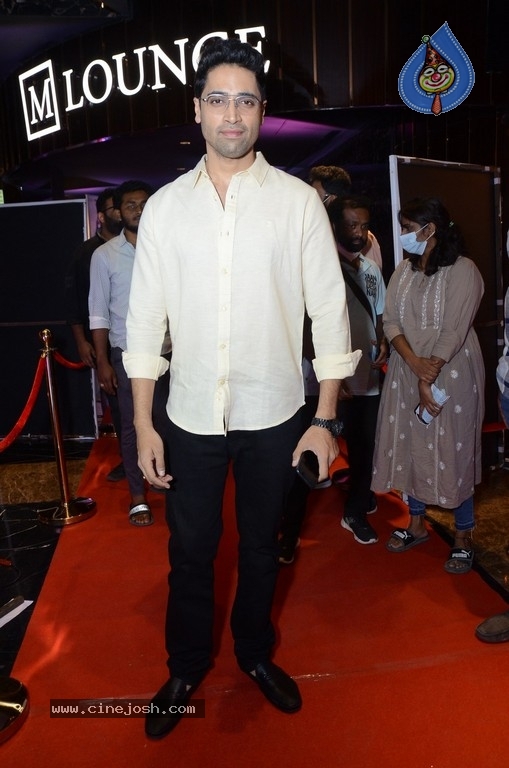 Major Movie Celebrity Show - 17 / 42 photos