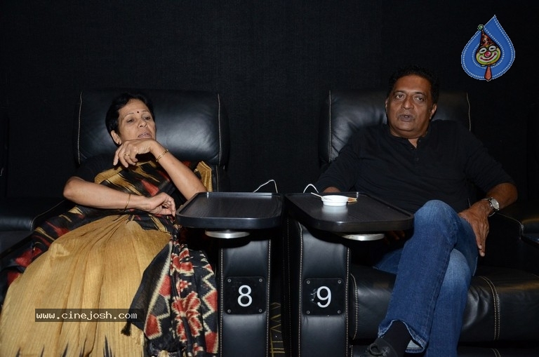 Major Movie Celebrity Show - 28 / 42 photos