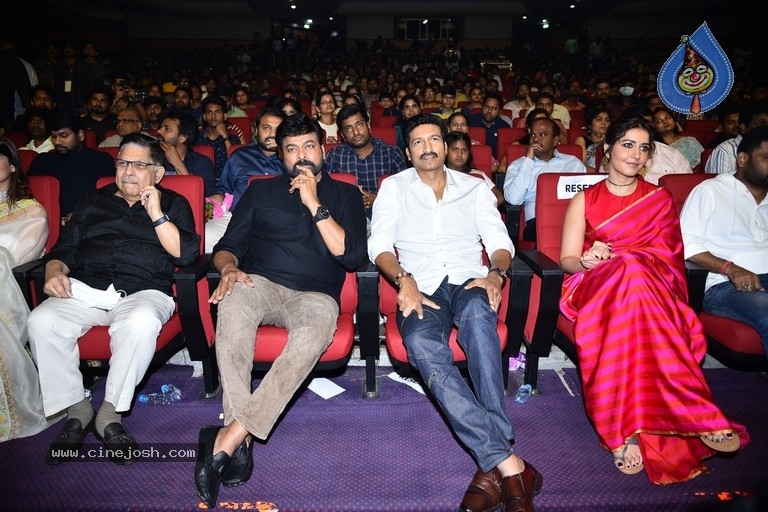 Pakka Commercial Pre Release Event - 8 / 41 photos