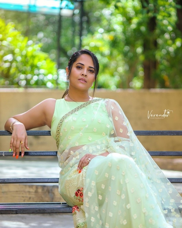 Anasuya Bharadwaj Photos - 2 / 6 photos