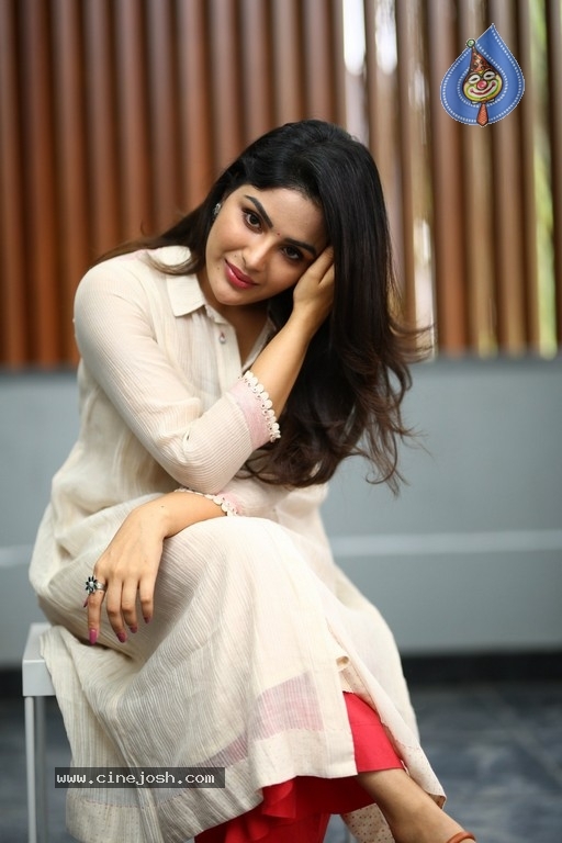 Samyuktha Menon Interview Photos - 10 / 21 photos