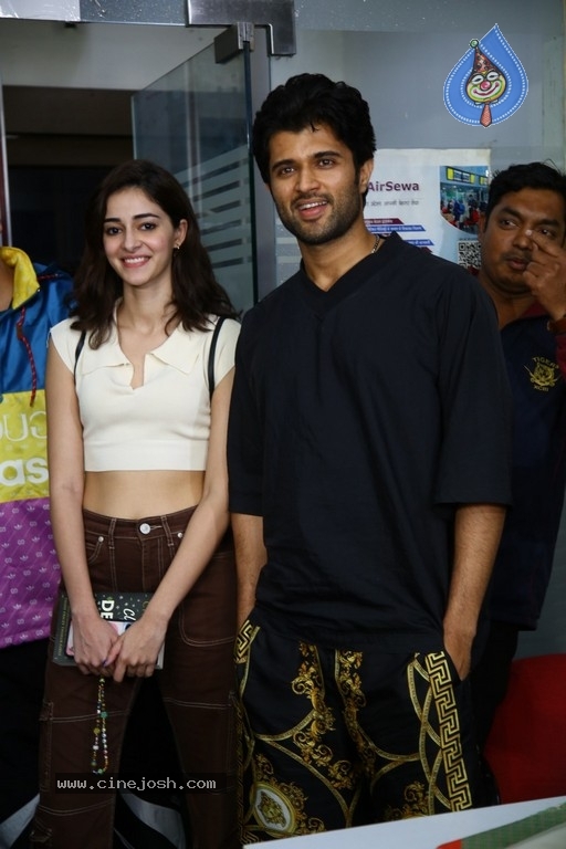 Liger Movie team at Begumpet Airport - 13 / 20 photos