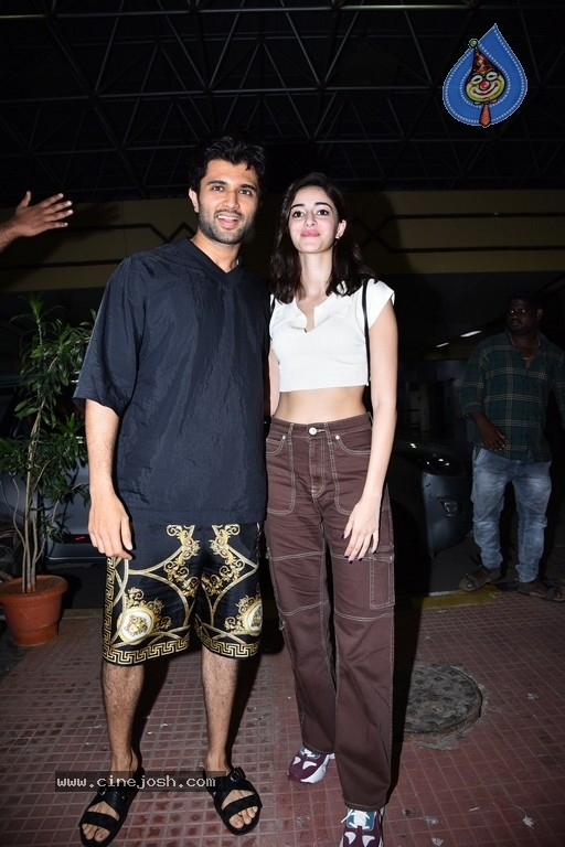 Liger Movie team at Begumpet Airport - 20 / 20 photos