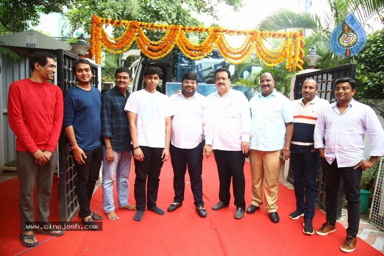 Karthikeya 2 Success Celebrations - 8 / 21 photos