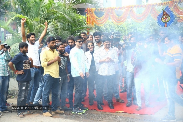 Karthikeya 2 Success Celebrations - 19 / 21 photos