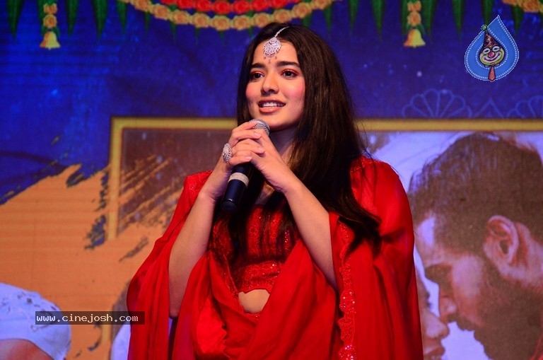 Ranga Ranga Vaibhavanga Pre Release Event - 4 / 39 photos