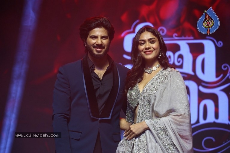 Sita Ramam Pre release event - 24 / 63 photos