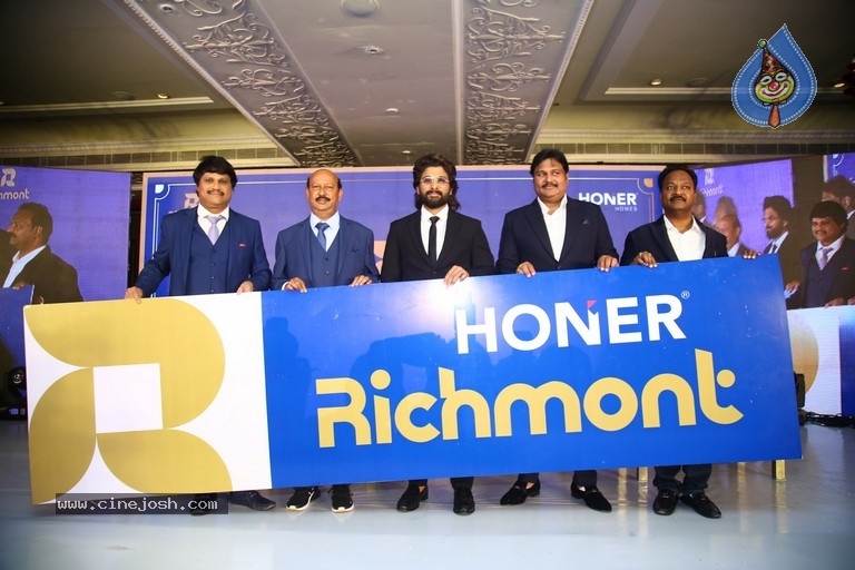 Allu Arjun Brand Collaboration with Honer Homes - 15 / 31 photos