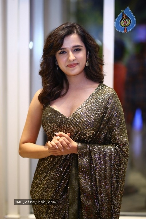 Shirley Setia Photos - 5 / 17 photos