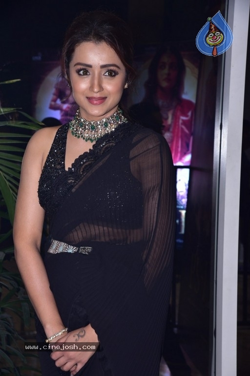 Trisha Krishnan Photos - 16 / 21 photos