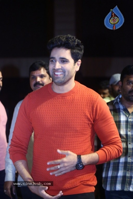 Aa Ammayi Gurinchi Meeku Cheppali Event - 30 / 59 photos