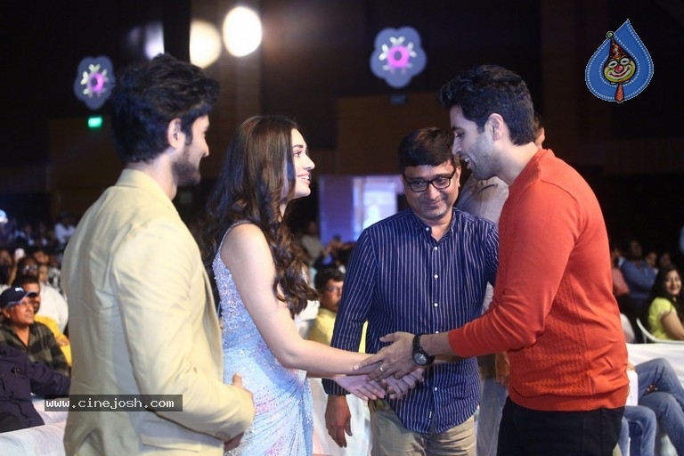 Aa Ammayi Gurinchi Meeku Cheppali Event - 31 / 59 photos