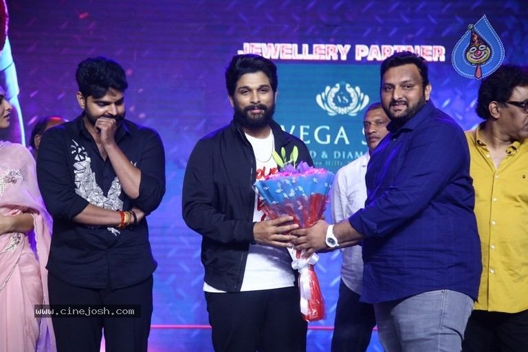 Alluri Pre Release Event - 6 / 33 photos