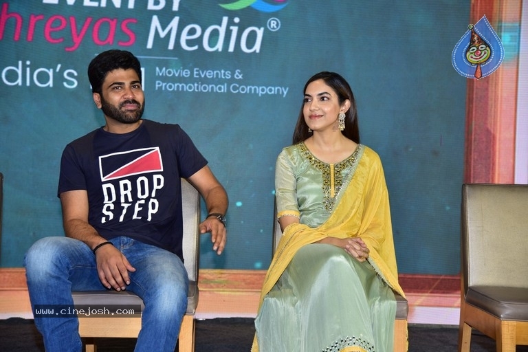 Oke Oka Jeevitham Movie Press meet - 13 / 21 photos