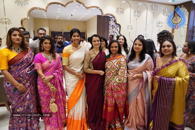 Kalamandir Royale Showroom launch - 11 / 11 photos