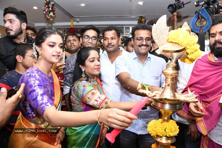 Keerthy Suresh Launches CMR Shopping Mall - 11 / 21 photos