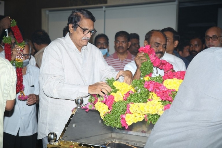 Mahesh Mother Indira Devi Condolences Photos - 25 / 36 photos