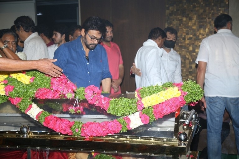 Mahesh Mother Indira Devi Condolences Photos - 27 / 36 photos