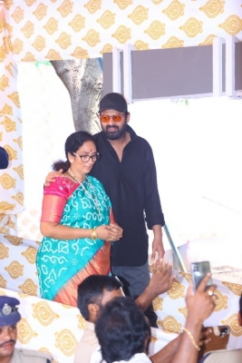Prabhas and Krishnam Raju family at Mogalthuru - 7 of 19