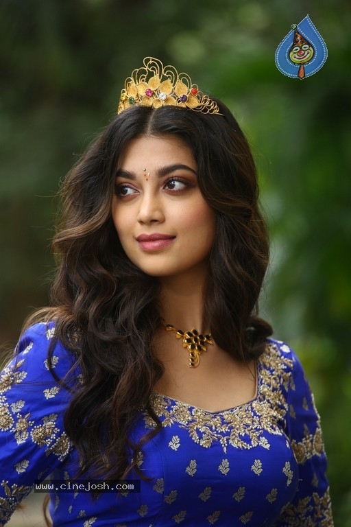 Digangana Suryavanshi Photos - 6 / 15 photos